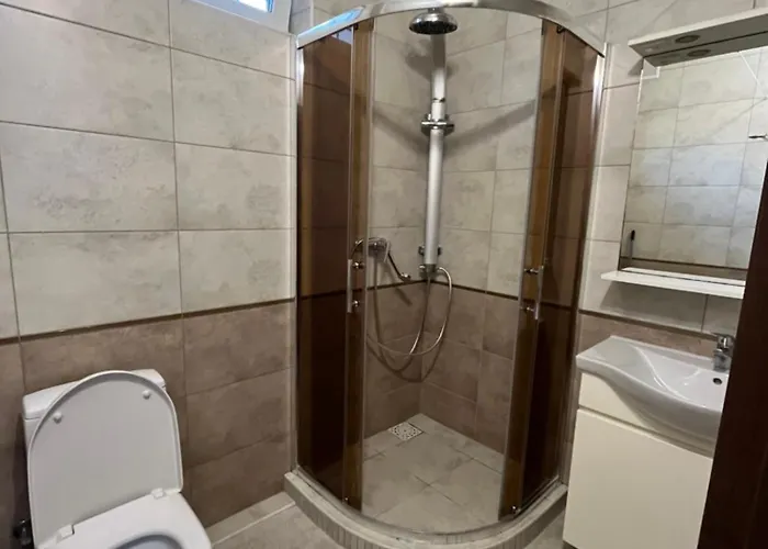 возле самого моря *